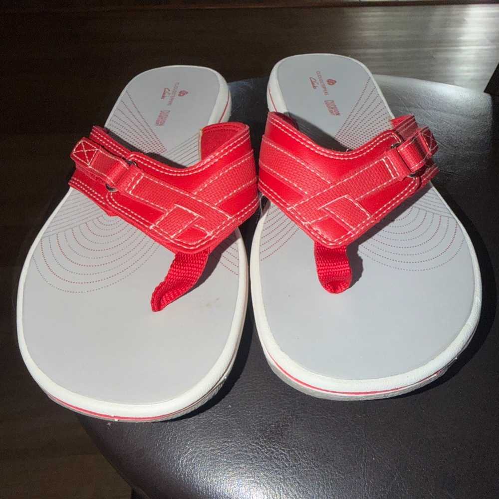 New Red and White Sandals - Picture 5 of 6